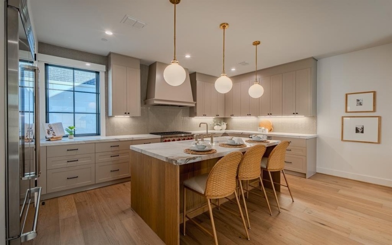 4114 Emerson Avenue #3, University Park, TX 75205, 2 Bedrooms Bedrooms, ,2 BathroomsBathrooms,Residential,For Sale,4114 Emerson Avenue,0,21160410