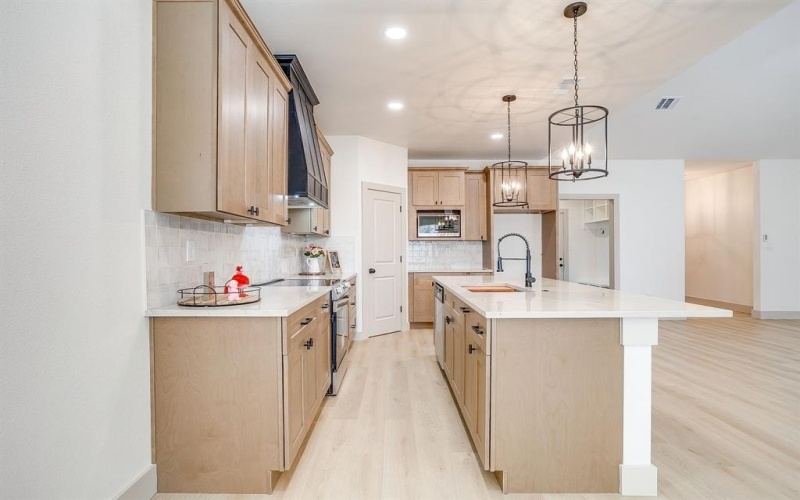 725 Haynie Drive, Runaway Bay, TX 76426, 4 Bedrooms Bedrooms, ,2 BathroomsBathrooms,Residential,For Sale,725 Haynie Drive,0,21161561