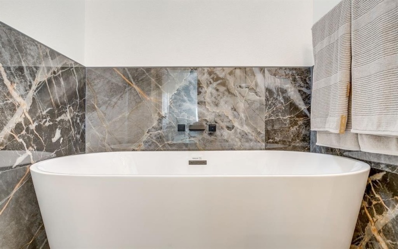 725 Haynie Drive, Runaway Bay, TX 76426, 4 Bedrooms Bedrooms, ,2 BathroomsBathrooms,Residential,For Sale,725 Haynie Drive,0,21161561