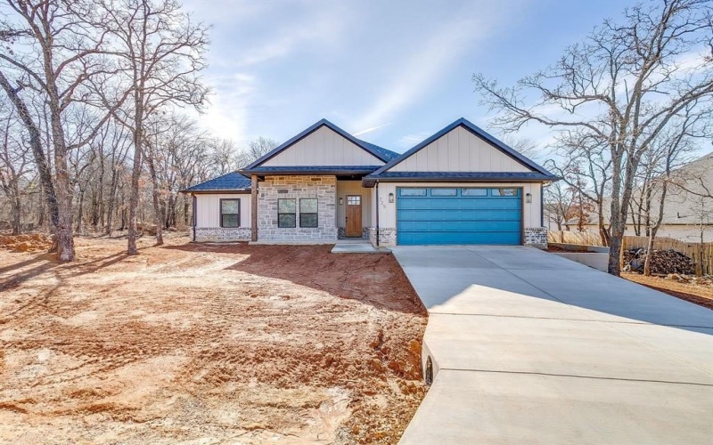 725 Haynie Drive, Runaway Bay, TX 76426, 4 Bedrooms Bedrooms, ,2 BathroomsBathrooms,Residential,For Sale,725 Haynie Drive,0,21161561