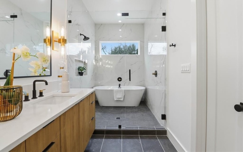 628 Wayne Street, Dallas, TX 75223, 3 Bedrooms Bedrooms, ,2 BathroomsBathrooms,Residential,For Sale,628 Wayne Street,0,21163497