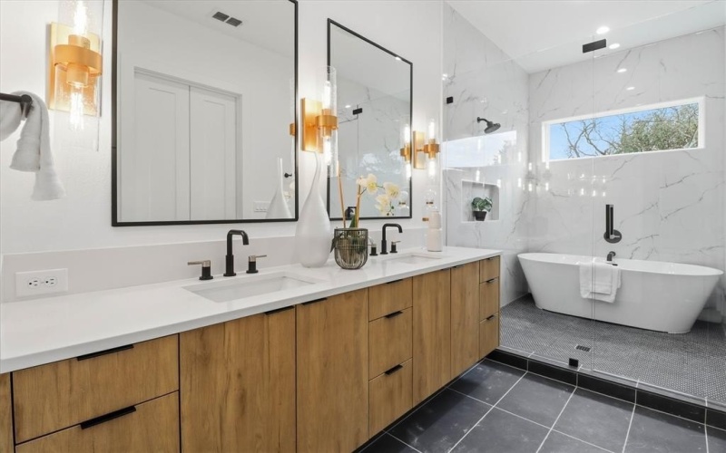 628 Wayne Street, Dallas, TX 75223, 3 Bedrooms Bedrooms, ,2 BathroomsBathrooms,Residential,For Sale,628 Wayne Street,0,21163497