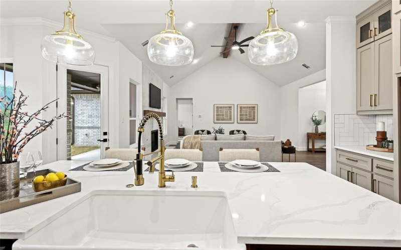 1000 Canyon Lake Road, Wills Point, TX 75169, 4 Bedrooms Bedrooms, ,3 BathroomsBathrooms,Residential,For Sale,1000 Canyon Lake Road,0,21170063