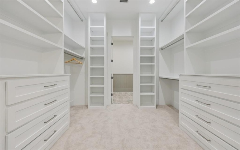 10209 Linkwood Drive, Dallas, TX 75238, 5 Bedrooms Bedrooms, ,6 BathroomsBathrooms,Residential,For Sale,10209 Linkwood Drive,0,21170756