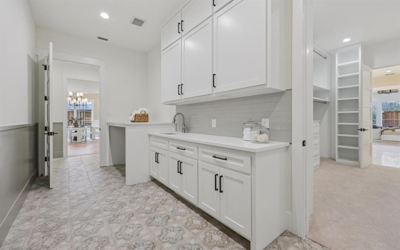 10209 Linkwood Drive, Dallas, TX 75238, 5 Bedrooms Bedrooms, ,6 BathroomsBathrooms,Residential,For Sale,10209 Linkwood Drive,0,21170756