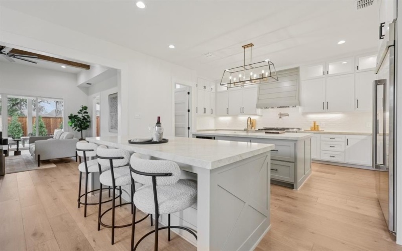 10209 Linkwood Drive, Dallas, TX 75238, 5 Bedrooms Bedrooms, ,6 BathroomsBathrooms,Residential,For Sale,10209 Linkwood Drive,0,21170756