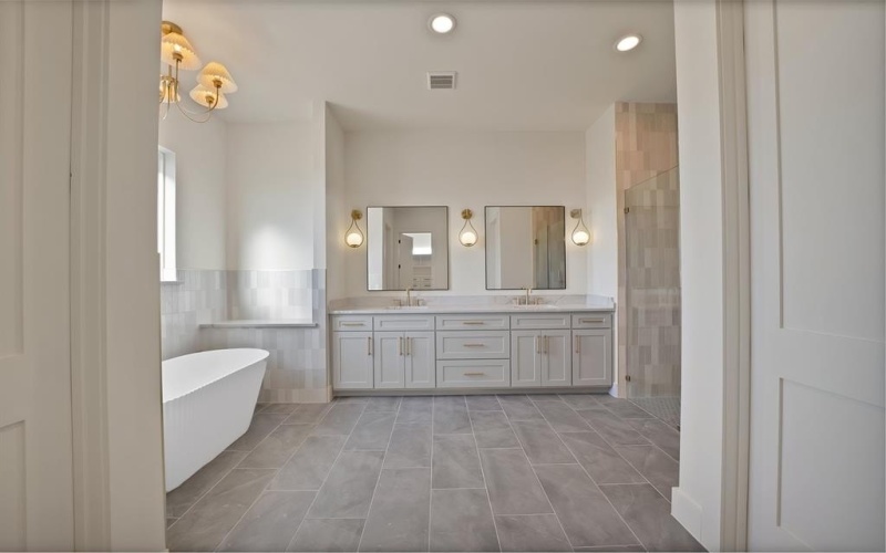 1008 Eagles Bluff Drive, Weatherford, TX 76087, 5 Bedrooms Bedrooms, ,3 BathroomsBathrooms,Residential,For Sale,1008 Eagles Bluff Drive,0,21171242