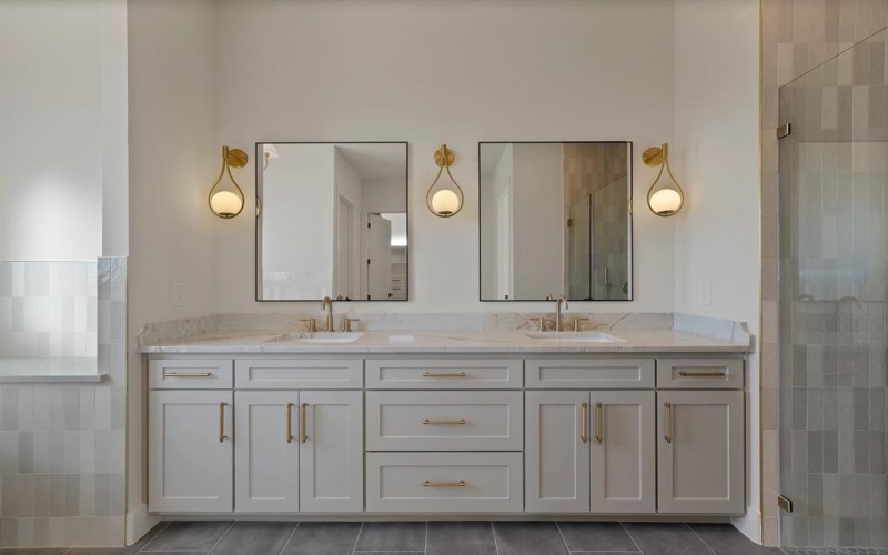 1008 Eagles Bluff Drive, Weatherford, TX 76087, 5 Bedrooms Bedrooms, ,3 BathroomsBathrooms,Residential,For Sale,1008 Eagles Bluff Drive,0,21171242