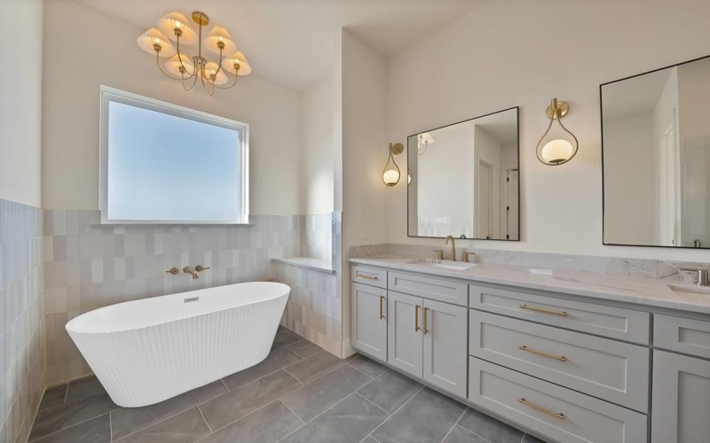 1008 Eagles Bluff Drive, Weatherford, TX 76087, 5 Bedrooms Bedrooms, ,3 BathroomsBathrooms,Residential,For Sale,1008 Eagles Bluff Drive,0,21171242