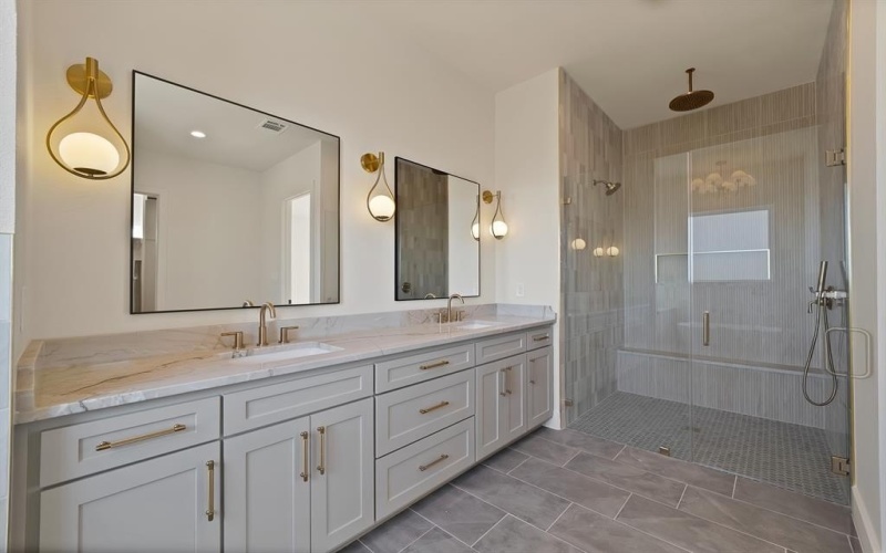 1008 Eagles Bluff Drive, Weatherford, TX 76087, 5 Bedrooms Bedrooms, ,3 BathroomsBathrooms,Residential,For Sale,1008 Eagles Bluff Drive,0,21171242