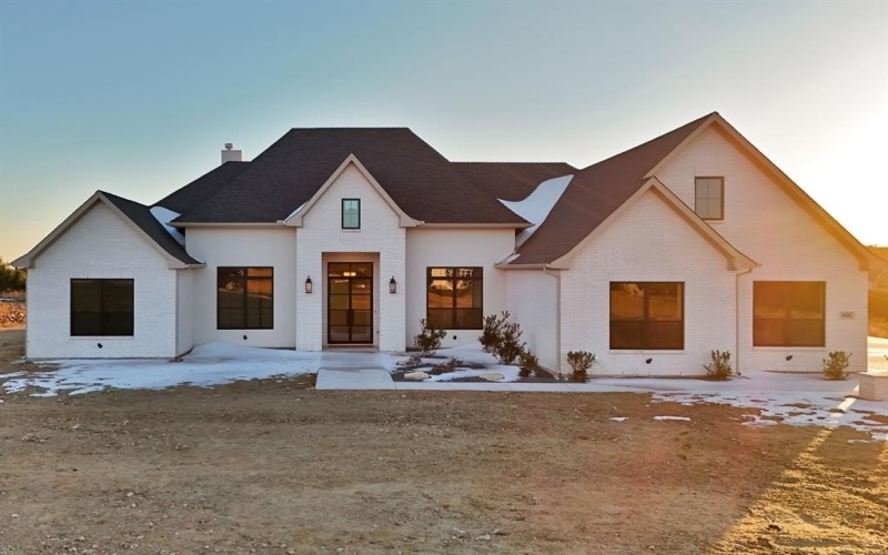 1008 Eagles Bluff Drive, Weatherford, TX 76087, 5 Bedrooms Bedrooms, ,3 BathroomsBathrooms,Residential,For Sale,1008 Eagles Bluff Drive,0,21171242