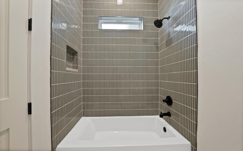 1008 Eagles Bluff Drive, Weatherford, TX 76087, 5 Bedrooms Bedrooms, ,3 BathroomsBathrooms,Residential,For Sale,1008 Eagles Bluff Drive,0,21171242