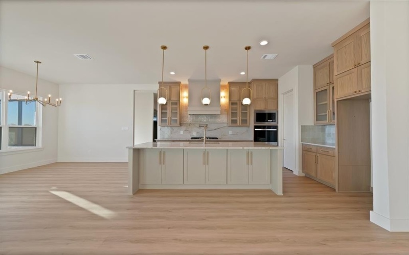 1008 Eagles Bluff Drive, Weatherford, TX 76087, 5 Bedrooms Bedrooms, ,3 BathroomsBathrooms,Residential,For Sale,1008 Eagles Bluff Drive,0,21171242