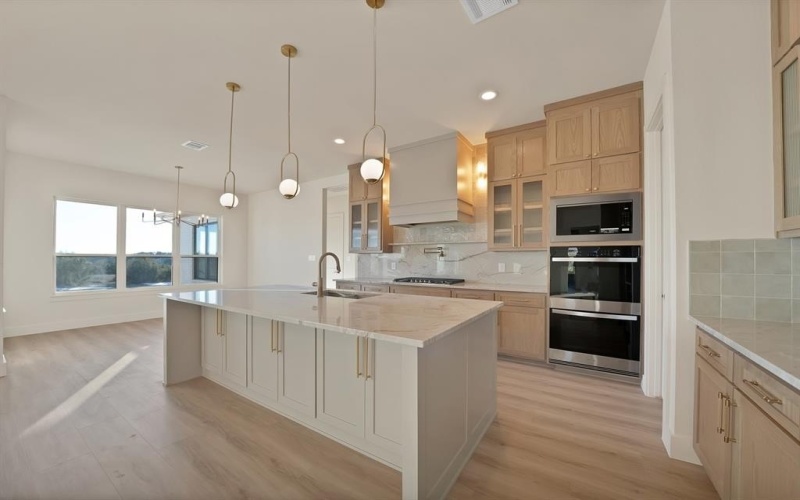 1008 Eagles Bluff Drive, Weatherford, TX 76087, 5 Bedrooms Bedrooms, ,3 BathroomsBathrooms,Residential,For Sale,1008 Eagles Bluff Drive,0,21171242