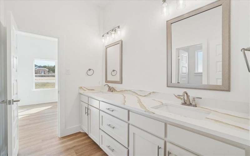 340 Slimp Bluff, Azle, TX 76020, 4 Bedrooms Bedrooms, ,3 BathroomsBathrooms,Residential,For Sale,340 Slimp Bluff,0,21171565