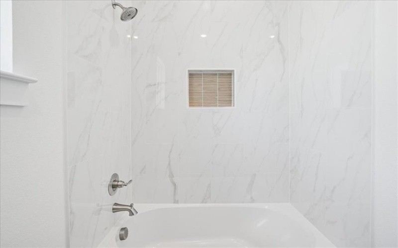 340 Slimp Bluff, Azle, TX 76020, 4 Bedrooms Bedrooms, ,3 BathroomsBathrooms,Residential,For Sale,340 Slimp Bluff,0,21171565