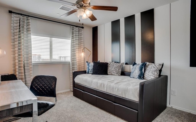 241 Wagon Spoke Way #18, Fort Worth, TX 76120, 3 Habitaciones Habitaciones , ,2 BañosBaños,Residential,En Venta,241 Wagon Spoke Way,0,21171574