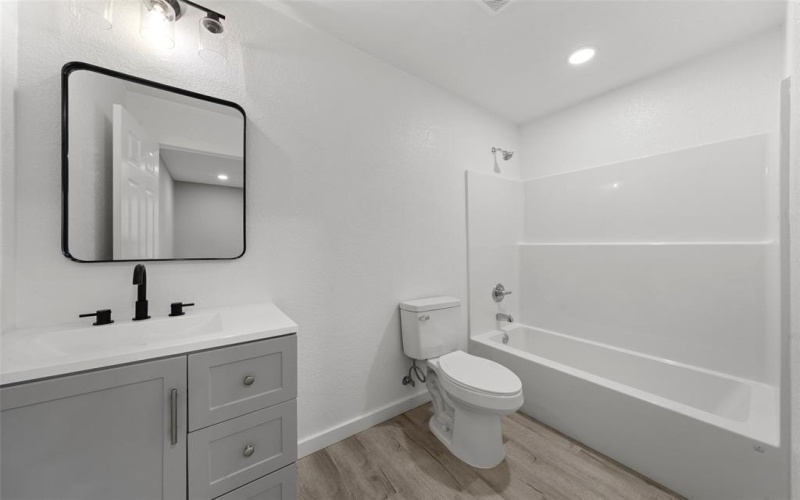 1905 Sanger Avenue, Waco, TX 76707, 4 Habitaciones Habitaciones , ,5 BañosBaños,Residential,En Venta,1905 Sanger Avenue,0,21171688