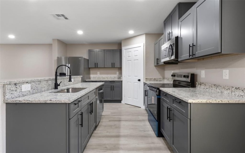 1905 Sanger Avenue, Waco, TX 76707, 4 Habitaciones Habitaciones , ,5 BañosBaños,Residential,En Venta,1905 Sanger Avenue,0,21171688