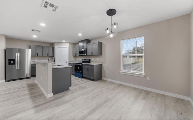 1905 Sanger Avenue, Waco, TX 76707, 4 Habitaciones Habitaciones , ,5 BañosBaños,Residential,En Venta,1905 Sanger Avenue,0,21171688