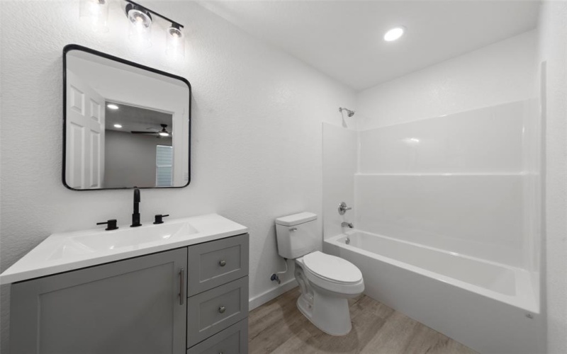 1909 Sanger Avenue, Waco, TX 76707, 4 Habitaciones Habitaciones , ,5 BañosBaños,Residential,En Venta,1909 Sanger Avenue,0,21171690