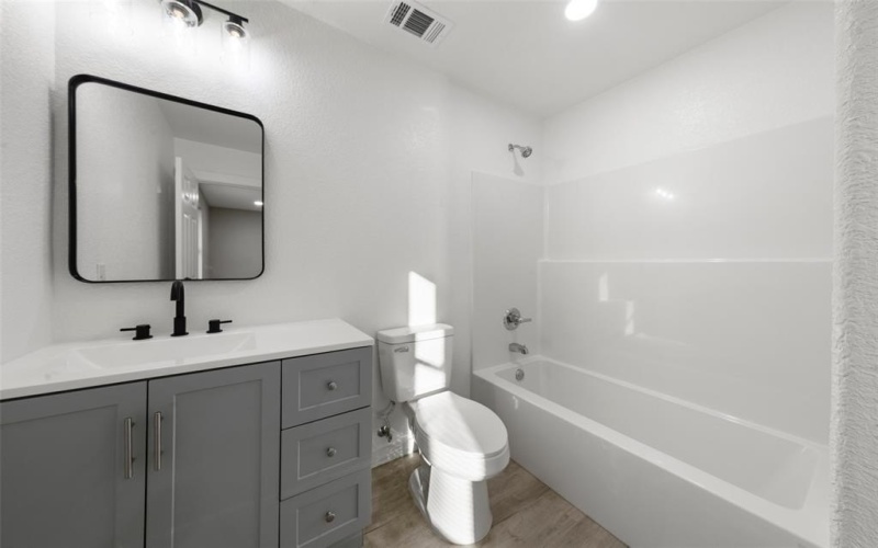 1909 Sanger Avenue, Waco, TX 76707, 4 Habitaciones Habitaciones , ,5 BañosBaños,Residential,En Venta,1909 Sanger Avenue,0,21171690