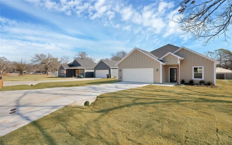 175 Harris Harbor Road, East Tawakoni, TX 75472, 3 Bedrooms Bedrooms, ,2 BathroomsBathrooms,Residential,For Sale,175 Harris Harbor Road,0,21171984