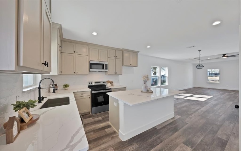 175 Harris Harbor Road, East Tawakoni, TX 75472, 3 Bedrooms Bedrooms, ,2 BathroomsBathrooms,Residential,For Sale,175 Harris Harbor Road,0,21171984