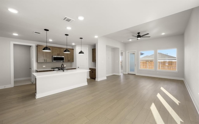 7420 Summer Sunset Drive, Denton, TX 76249, 4 Habitaciones Habitaciones , ,2 BañosBaños,Residential,En Venta,7420 Summer Sunset Drive,0,21172329