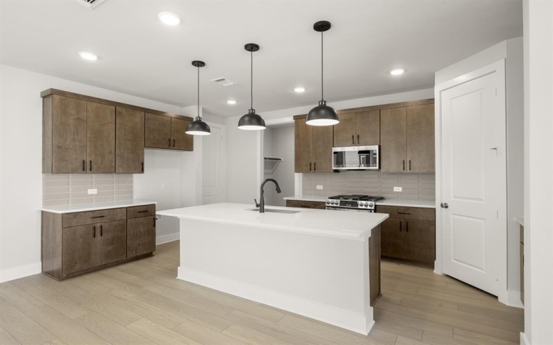 7420 Summer Sunset Drive, Denton, TX 76249, 4 Habitaciones Habitaciones , ,2 BañosBaños,Residential,En Venta,7420 Summer Sunset Drive,0,21172329