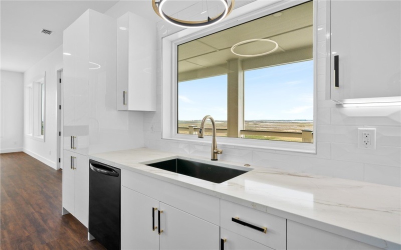 113 Port Saint Claire, Aransas Pass, TX 78336, 3 Bedrooms Bedrooms, ,2 BathroomsBathrooms,Residential,For Sale,113 Port Saint Claire,0,471262