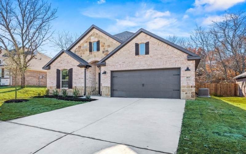 103 Maverick Lane, Pilot Point, TX 76258, 4 Bedrooms Bedrooms, ,2 BathroomsBathrooms,Residential,For Sale,103 Maverick Lane,20540134