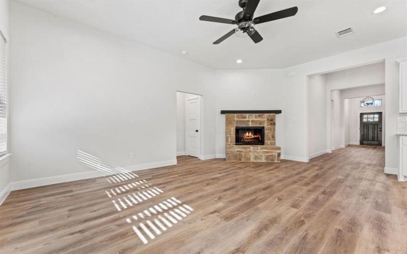 103 Maverick Lane, Pilot Point, TX 76258, 4 Bedrooms Bedrooms, ,2 BathroomsBathrooms,Residential,For Sale,103 Maverick Lane,20540134