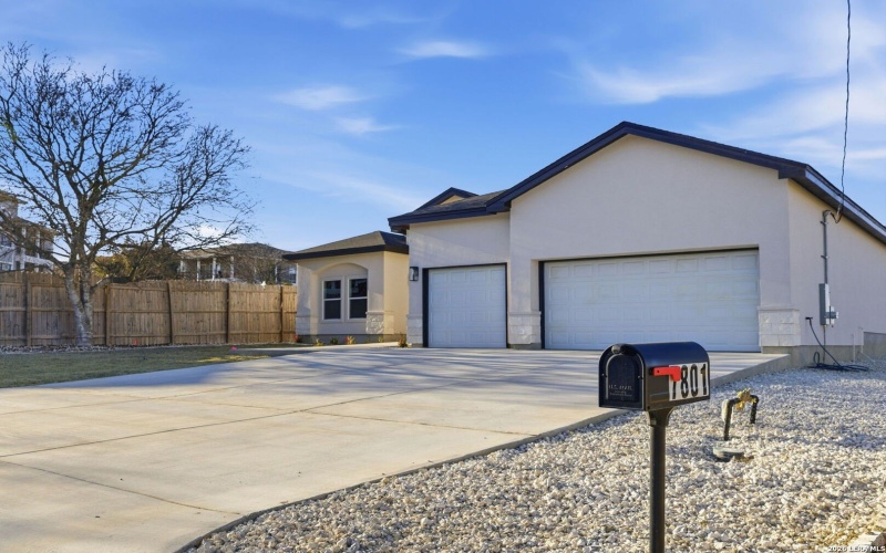 7801 Yellow Bark, Selma, TX 78154, 4 Habitaciones Habitaciones , ,2 BañosBaños,Residential,En Venta,7801 Yellow Bark,0,1939390