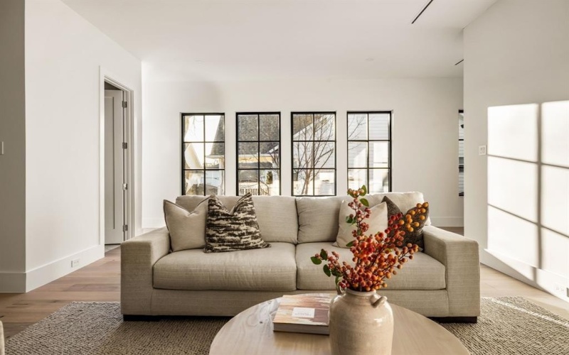 5706 Stanford Avenue, Dallas, TX 75209, 5 Habitaciones Habitaciones , ,6 BañosBaños,Residential,En Venta,5706 Stanford Avenue,0,21042055