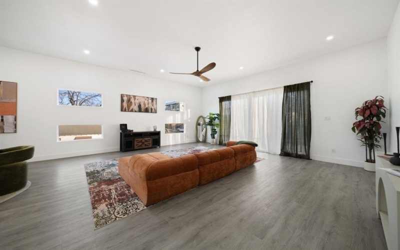 1919 Pollard Street, Dallas, TX 75208, 3 Habitaciones Habitaciones , ,3 BañosBaños,Residential,En Venta,1919 Pollard Street,0,21157671