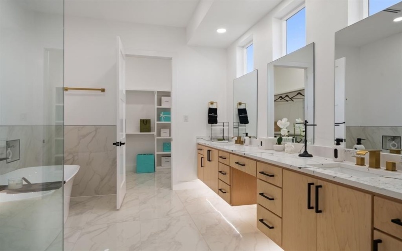 1919 Pollard Street, Dallas, TX 75208, 3 Habitaciones Habitaciones , ,3 BañosBaños,Residential,En Venta,1919 Pollard Street,0,21157671