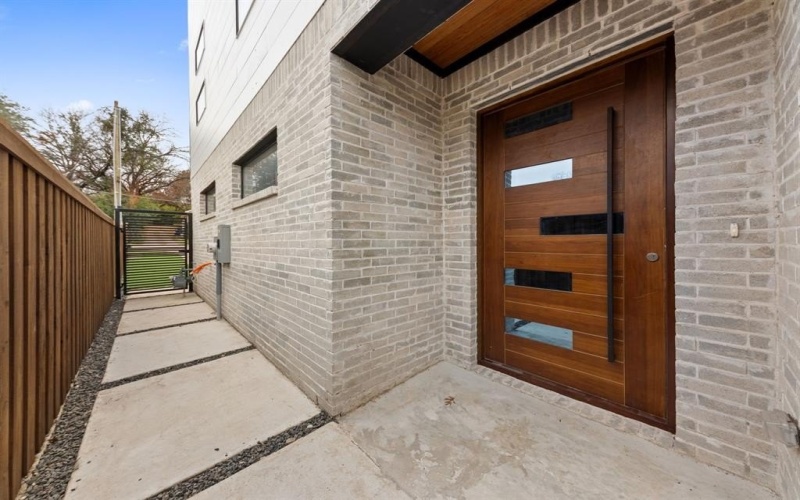 1919 Pollard Street, Dallas, TX 75208, 3 Habitaciones Habitaciones , ,3 BañosBaños,Residential,En Venta,1919 Pollard Street,0,21157671