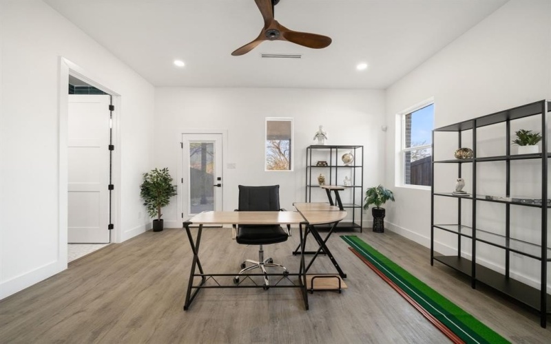 1919 Pollard Street, Dallas, TX 75208, 3 Habitaciones Habitaciones , ,3 BañosBaños,Residential,En Venta,1919 Pollard Street,0,21157671