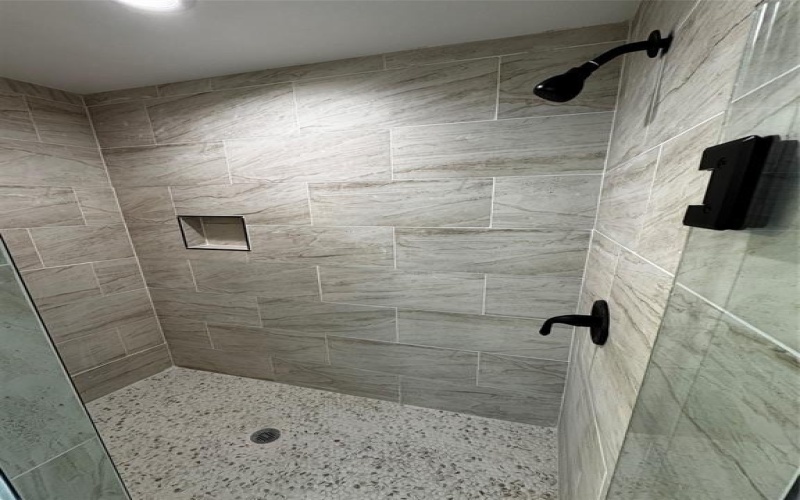 530 Lois Circle, Granbury, TX 76049, 3 Bedrooms Bedrooms, ,2 BathroomsBathrooms,Residential,For Sale,530 Lois Circle,0,21173424