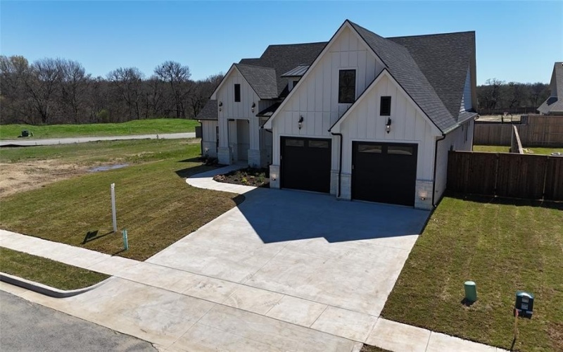 2033 Nichole Boulevard, Pottsboro, TX 75076, 4 Habitaciones Habitaciones , ,3 BañosBaños,Residential,En Venta,2033 Nichole Boulevard,0,21164075