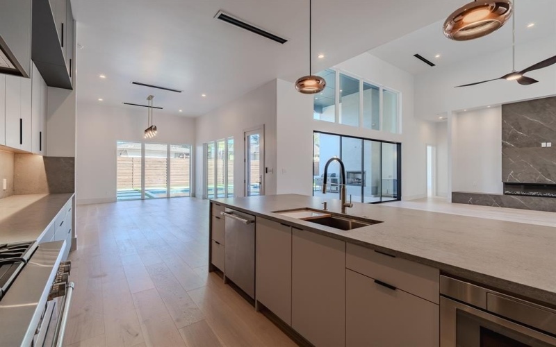 11232 Hillcrest Road, Dallas, TX 75230, 4 Bedrooms Bedrooms, ,6 BathroomsBathrooms,Residential,For Sale,11232 Hillcrest Road,0,21167912