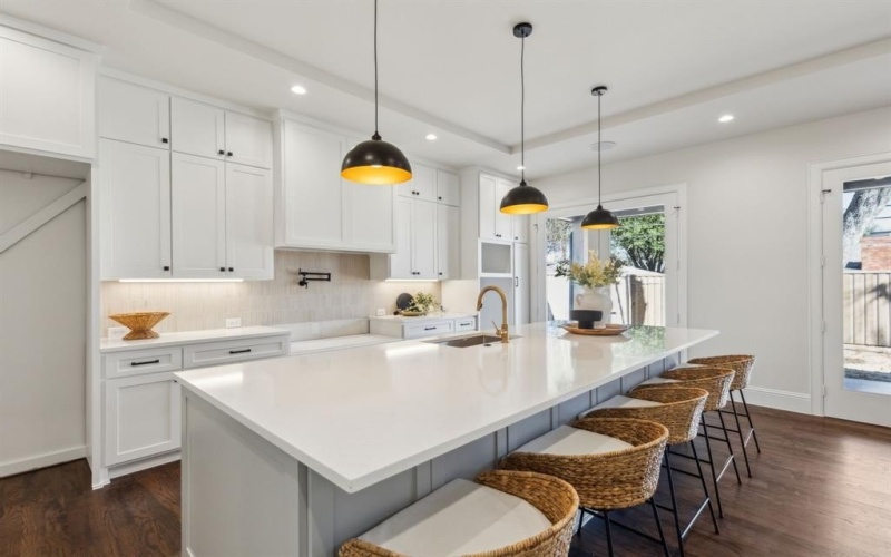 8638 Lockhaven Drive, Dallas, TX 75238, 5 Bedrooms Bedrooms, ,7 BathroomsBathrooms,Residential,For Sale,8638 Lockhaven Drive,0,21173668