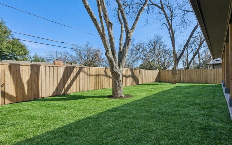 8638 Lockhaven Drive, Dallas, TX 75238, 5 Bedrooms Bedrooms, ,7 BathroomsBathrooms,Residential,For Sale,8638 Lockhaven Drive,0,21173668