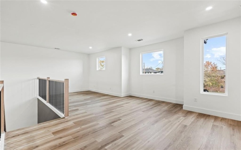 2401 Peabody Avenue, Dallas, TX 75215, 5 Bedrooms Bedrooms, ,3 BathroomsBathrooms,Residential,For Sale,2401 Peabody Avenue,0,21170457