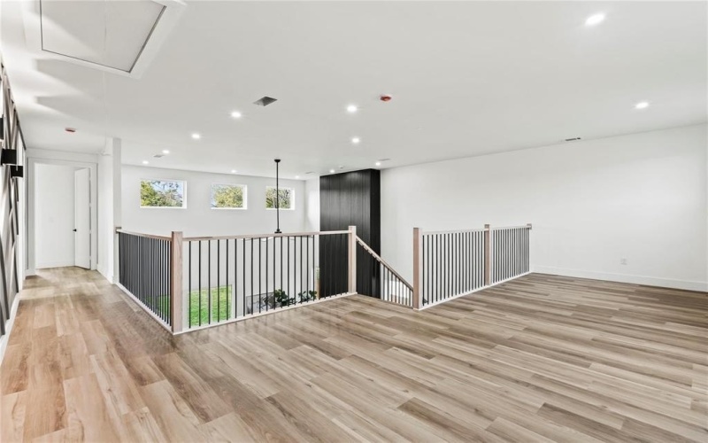 2401 Peabody Avenue, Dallas, TX 75215, 5 Bedrooms Bedrooms, ,3 BathroomsBathrooms,Residential,For Sale,2401 Peabody Avenue,0,21170457