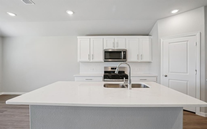 2010 Carriage Court, Seagoville, TX 75159, 3 Habitaciones Habitaciones , ,2 BañosBaños,Residential,En Venta,2010 Carriage Court,0,21171283