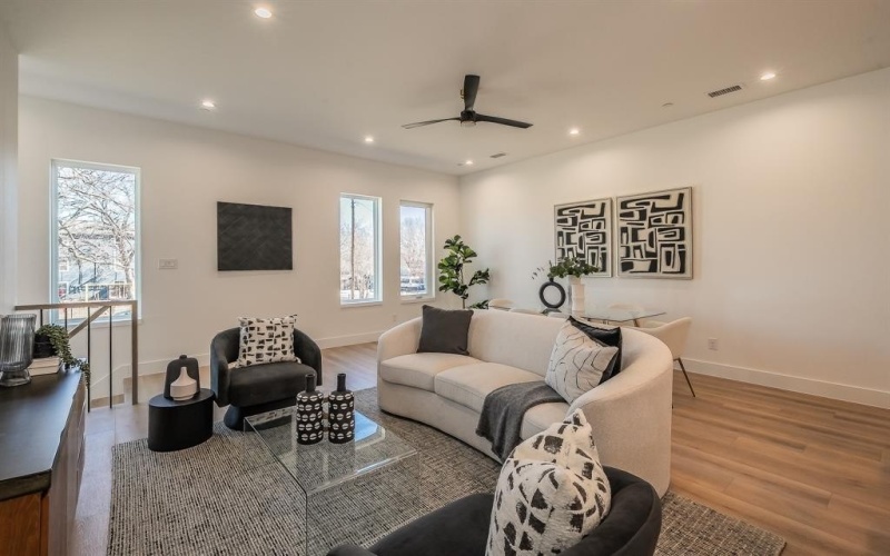 5320 Reiger Avenue #102, Dallas, TX 75214, 2 Bedrooms Bedrooms, ,2 BathroomsBathrooms,Residential,For Sale,5320 Reiger Avenue,0,21172210