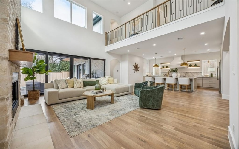 1811 Bermuda Street, Dallas, TX 75214, 5 Bedrooms Bedrooms, ,6 BathroomsBathrooms,Residential,For Sale,1811 Bermuda Street,0,21172634