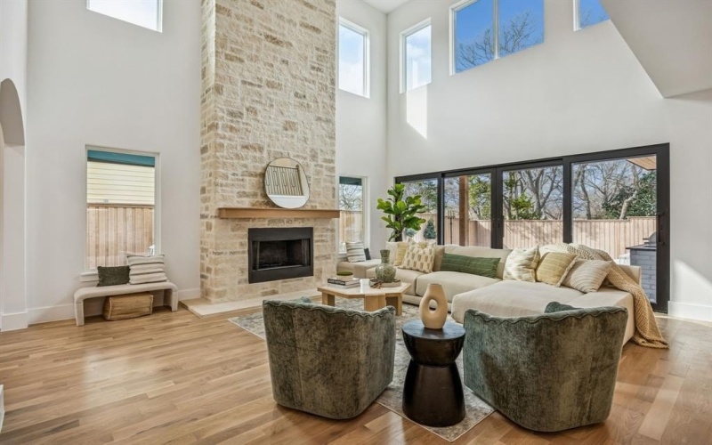 1811 Bermuda Street, Dallas, TX 75214, 5 Bedrooms Bedrooms, ,6 BathroomsBathrooms,Residential,For Sale,1811 Bermuda Street,0,21172634